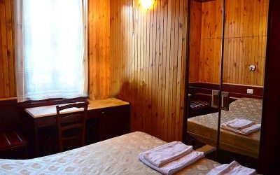 9e9-SHOP-Ecommerce-Acquisti-da-Casa-ABTE004-S08A-001-Dove-Dormire-Affittacamere-Img01